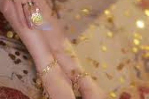 男星恋上网红女友全网热议吵翻了天这瓜到底香不香？